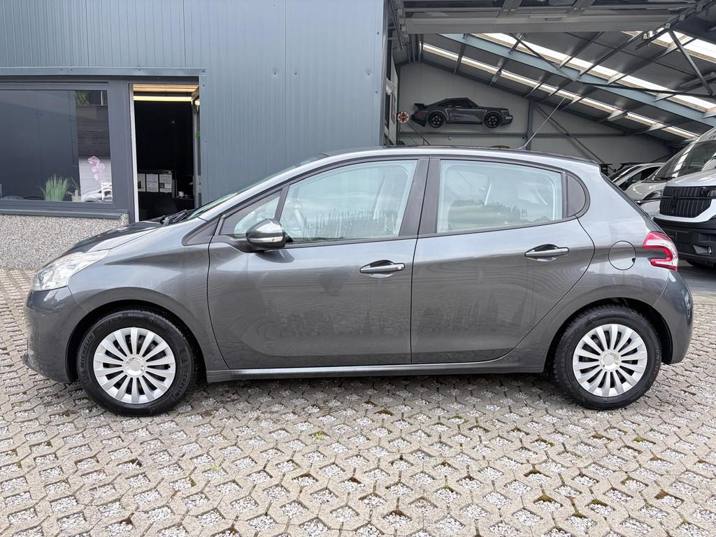 Peugeot 208 Benzine - Navigatie/cruise/Gereviseerde motor, Auto's, Voorwielaandrijving, Euro 5, Stof, Zwart