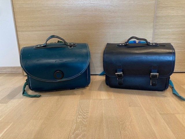Boekentassen Own Stuff Seagreen en Marineblauw (20 €/stuk), Ophalen, Blauw, Aktetas of Boekentas, Leer