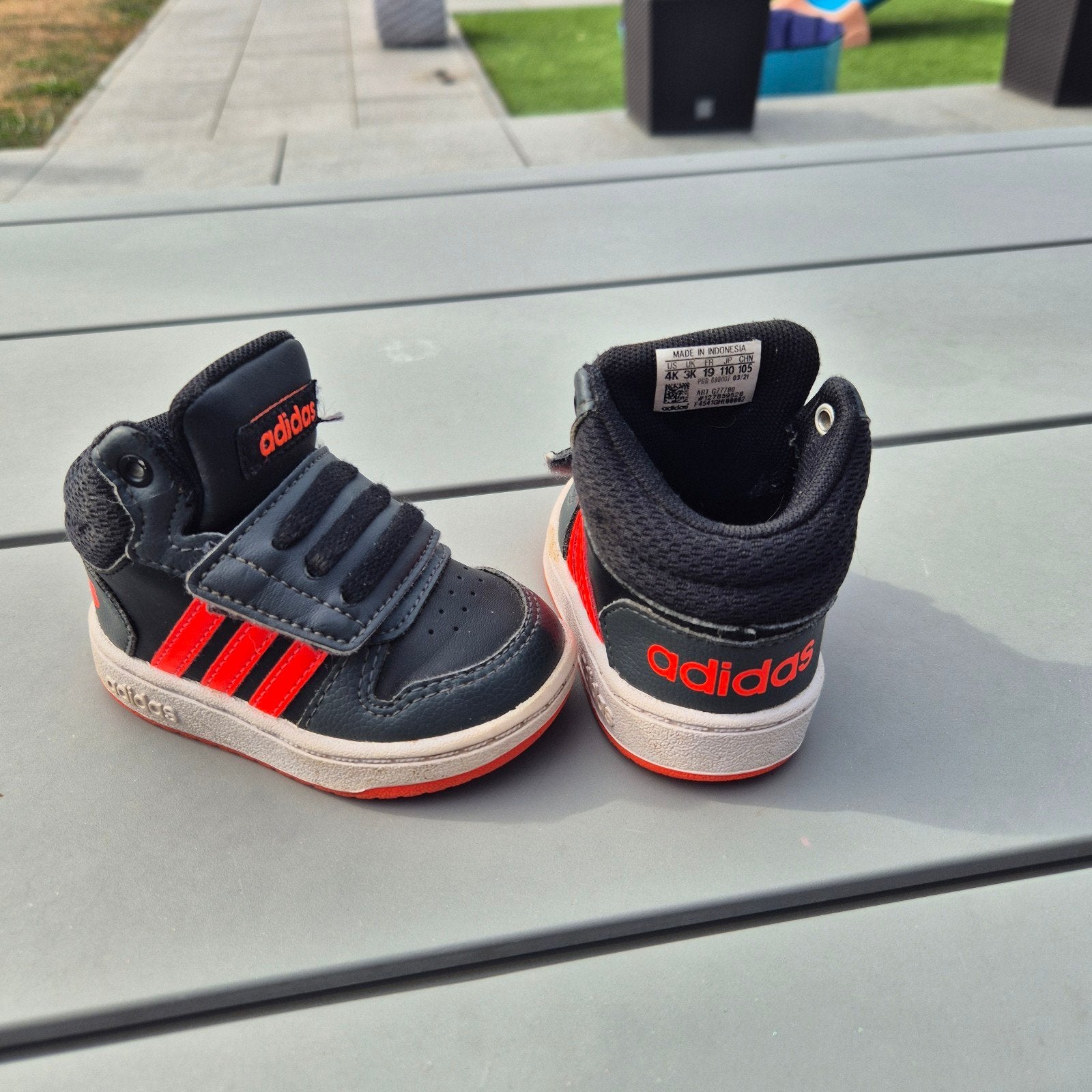 Adidas kinderen, Kinderen en Baby's, Babykleding | Schoentjes en Sokjes, Ophalen
