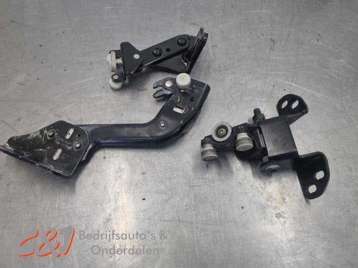 Roulette porte coulissante droite d'un Volkswagen Crafter (L, Volkswagen, -, 3 mois de garantie, Utilisé