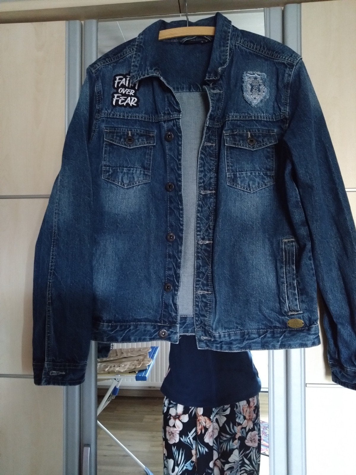 jeansvest gepimpt, Blauw, Overige jeansmaten, Ophalen of Verzenden, Zo goed als nieuw
