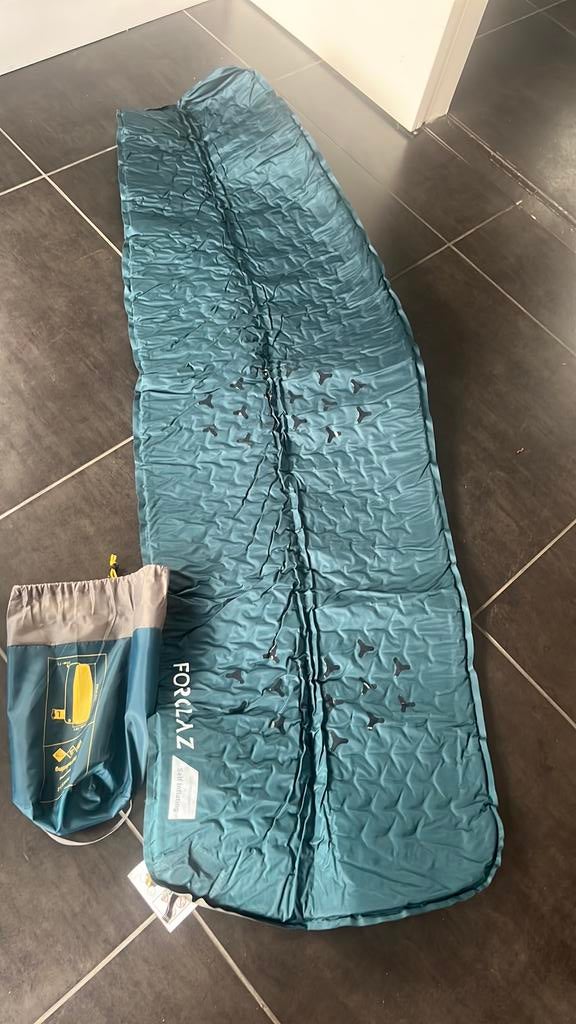 Self inflating matrass forclaz nieuw, Caravans en Kamperen, Luchtbedden, Nieuw, 1-persoons, Ingebouwde pomp, Ophalen