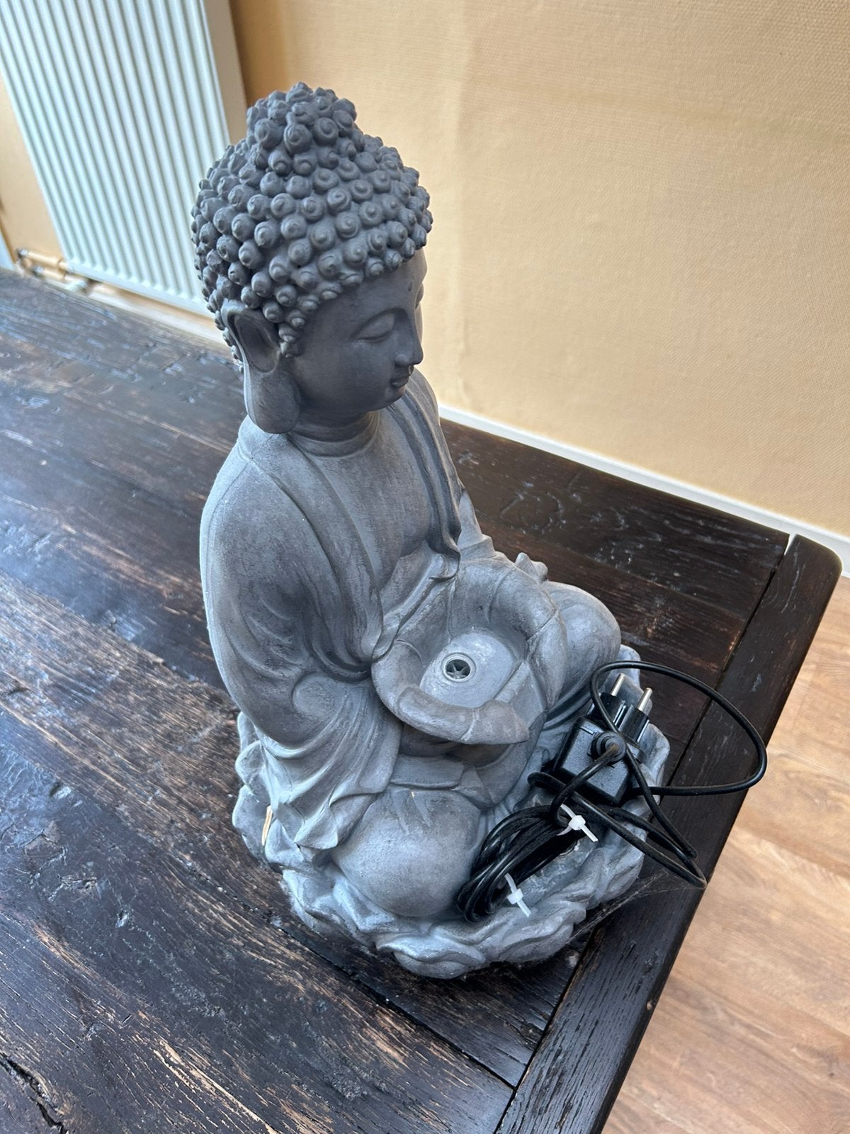 Bouddha en plastique avec module d'alimentation, Enlèvement, Comme neuf