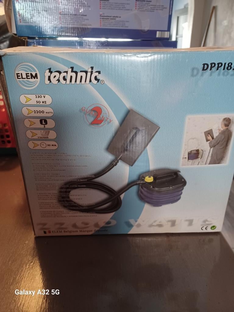 Stoommachine  voor behangpapier  af te doen, Ophalen