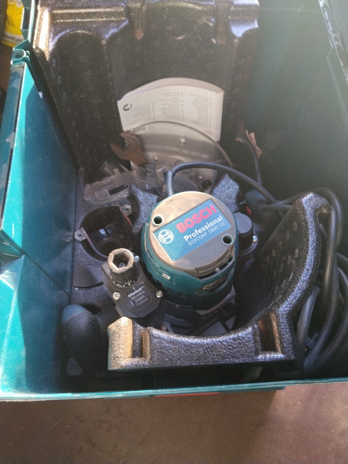 Bosch blauw GOF 1600 CE in L boxx, Ophalen