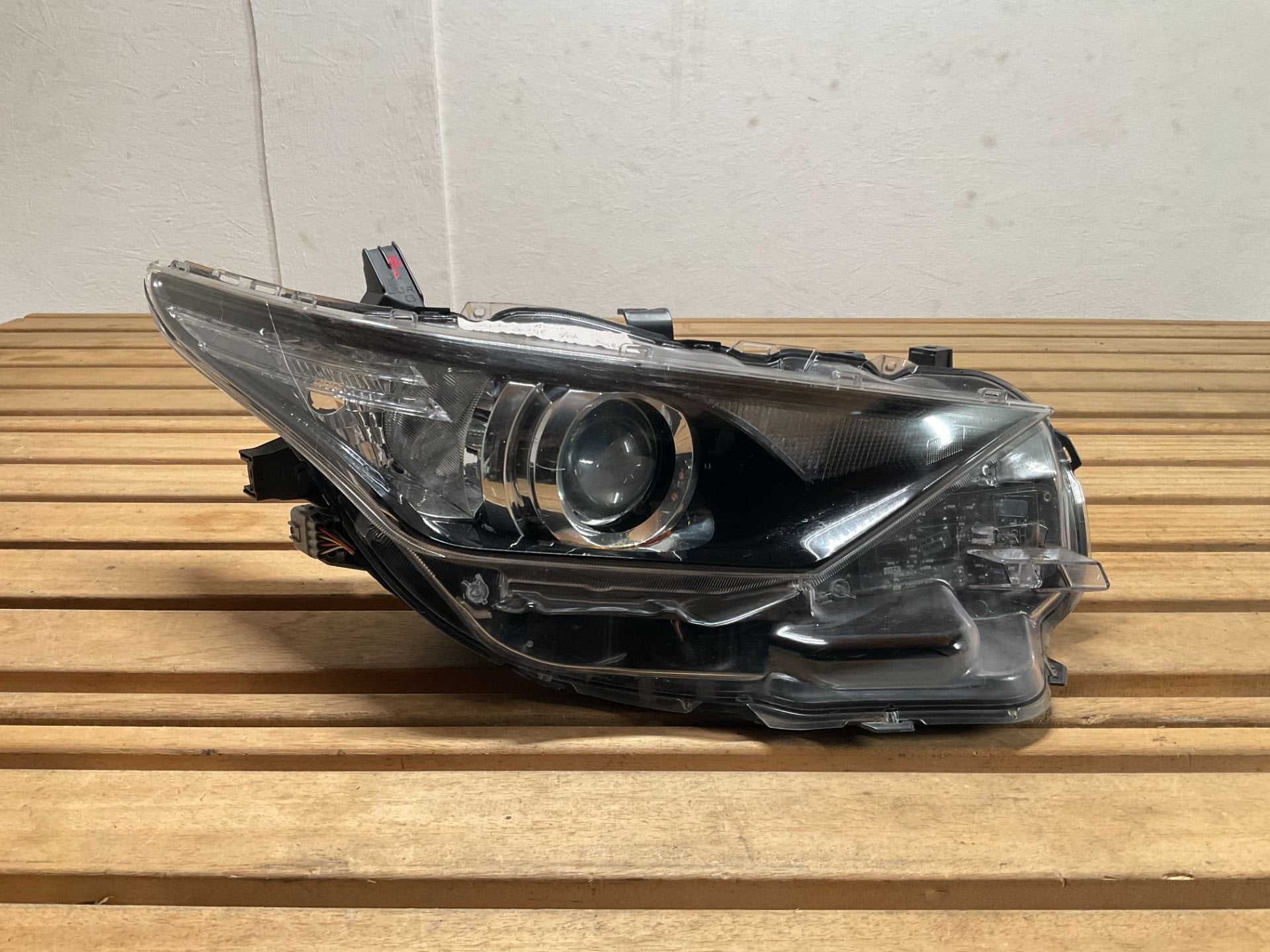 Phare droit Toyota Auris (MK2 Facelift) 8111002K30 b5-4581, Info@toyota.co.jp, Toyota Motor Corporation, Toyota-Cho 1
471-8571  Toyota City