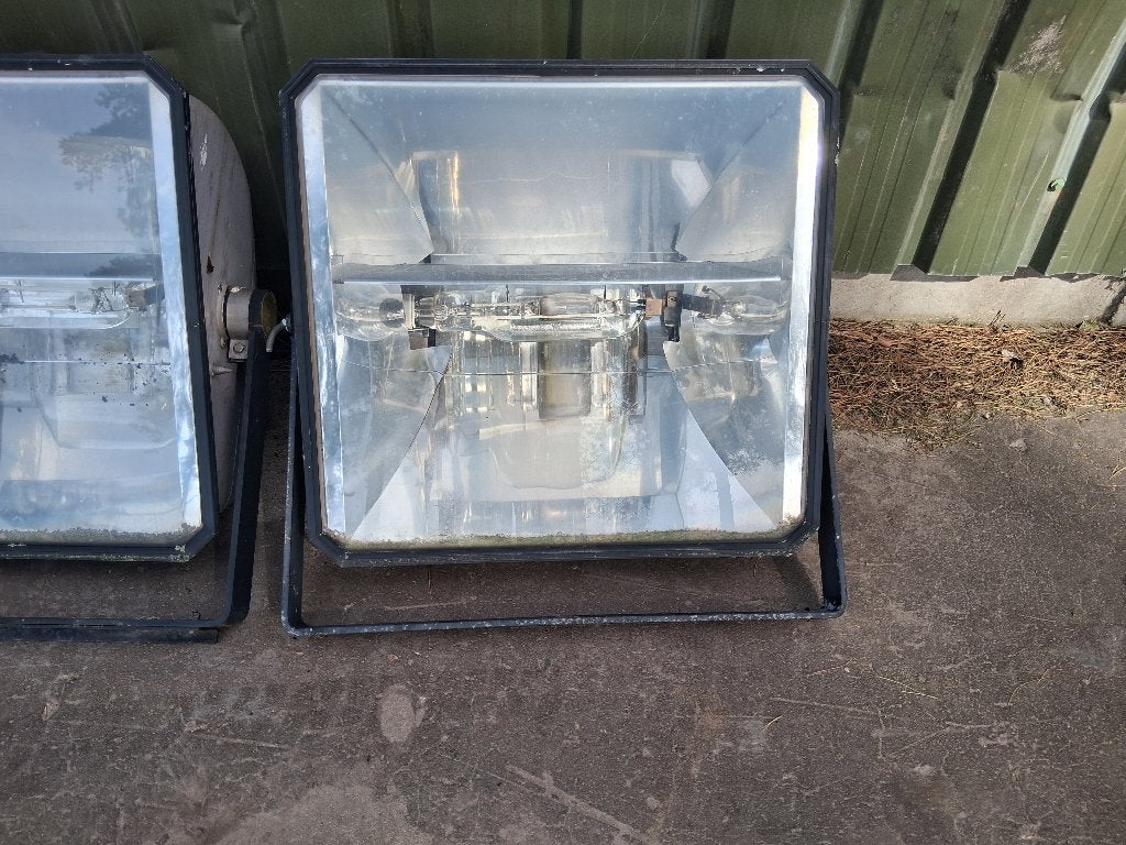 Industriële lampen verlichting voetbalplein, Doe-het-zelf en Bouw, Bouwverlichting, Ophalen, Gebruikt, 500 watt of meer, Lamp met armatuur