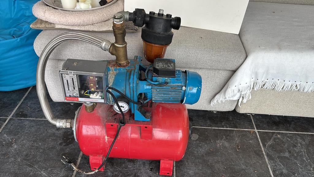 Waterpomp - hydrofoorpomp, Tuin en Terras, Ophalen, Gebruikt, Hydrofoorpomp