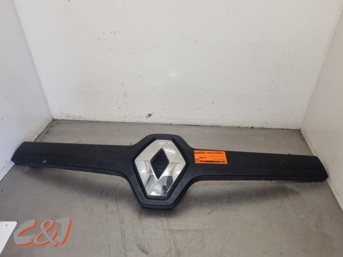 Calandre d'un Renault Trafic, Renault, -, 3 mois de garantie, Utilisé