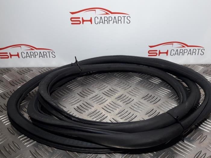 Portierrubber 4Deurs rechts-achter van een Volkswagen Polo, Gebruikt, -, Volkswagen, -