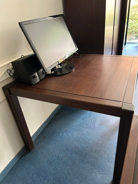 Vierkante houten tafel 90 x 90 cm – bureau of eettafel, Huis en Inrichting, Ophalen, 90 cm, Bruin, 90 cm