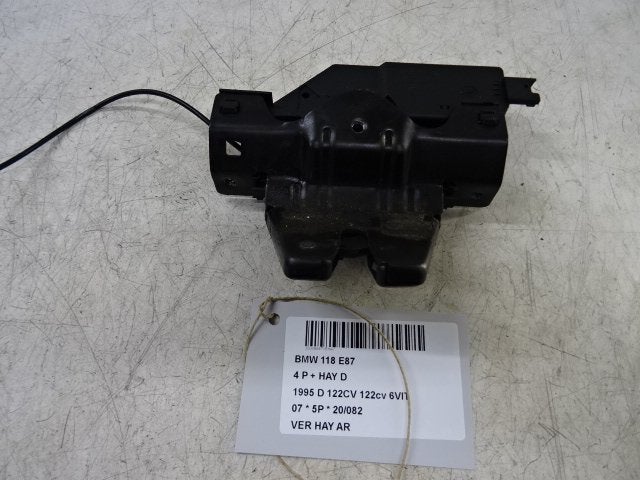 SERRURE COFFRE BMW 1 serie (E81) (01-2006/09-2012) (8196401), Utilisé, BMW, Haillon arrière