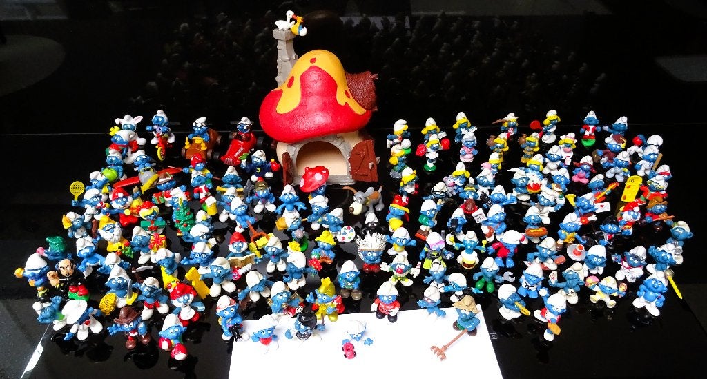 Grote verzameling smurfen in 1 lot ( 126 ex + huisje ), Ophalen of Verzenden