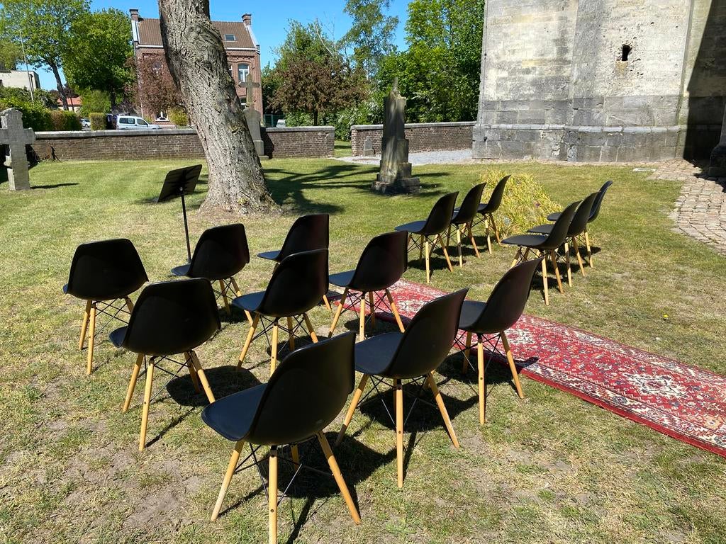 Trouw spullen… stoelen, vintage spul., Ophalen