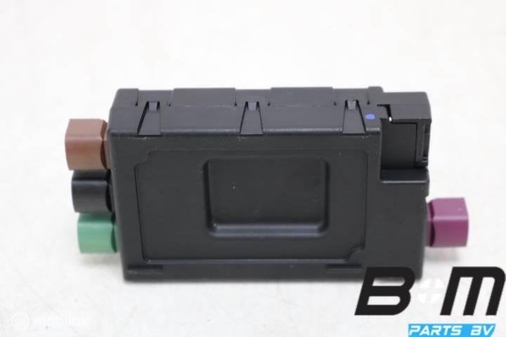 USB hub met spanningsomvormer VW Passat B8 5G0035959D, Auto diversen, Autoradio's, Gebruikt