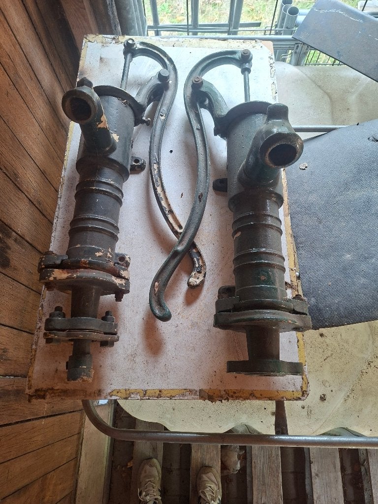 Oude waterpompen, Tuin en Terras, Ophalen, Gebruikt, Gietijzer, Overige typen