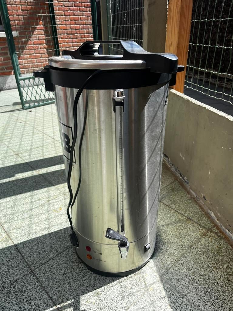 Spoelwater , Heet water koker, Ophalen, Zo goed als nieuw