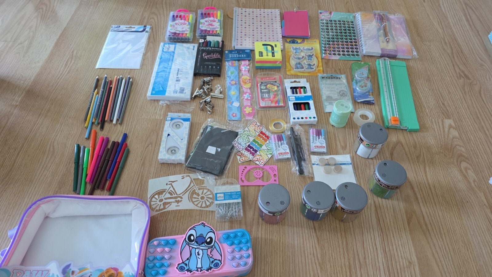 Gros lot loisirs et fournitures scolaires, Hobby en Vrije tijd, Scrapbooking, Ophalen of Verzenden