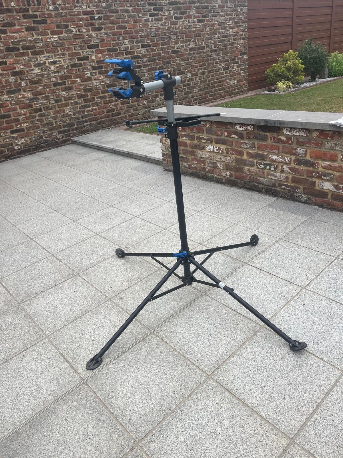Pieds vélo, Vélos & Vélomoteurs, Enlèvement, Comme neuf
