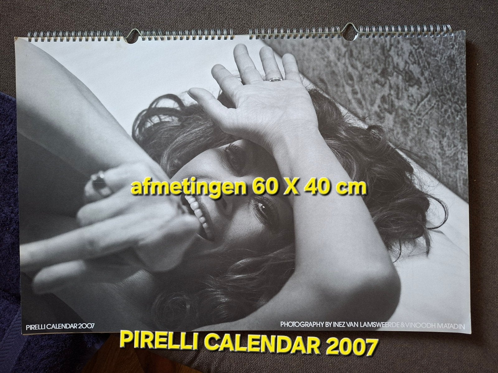CALENDRIER PIRELLI ORIGINAL 2007, Divers, Calendriers, Comme neuf, Calendrier mensuel, Enlèvement ou Envoi