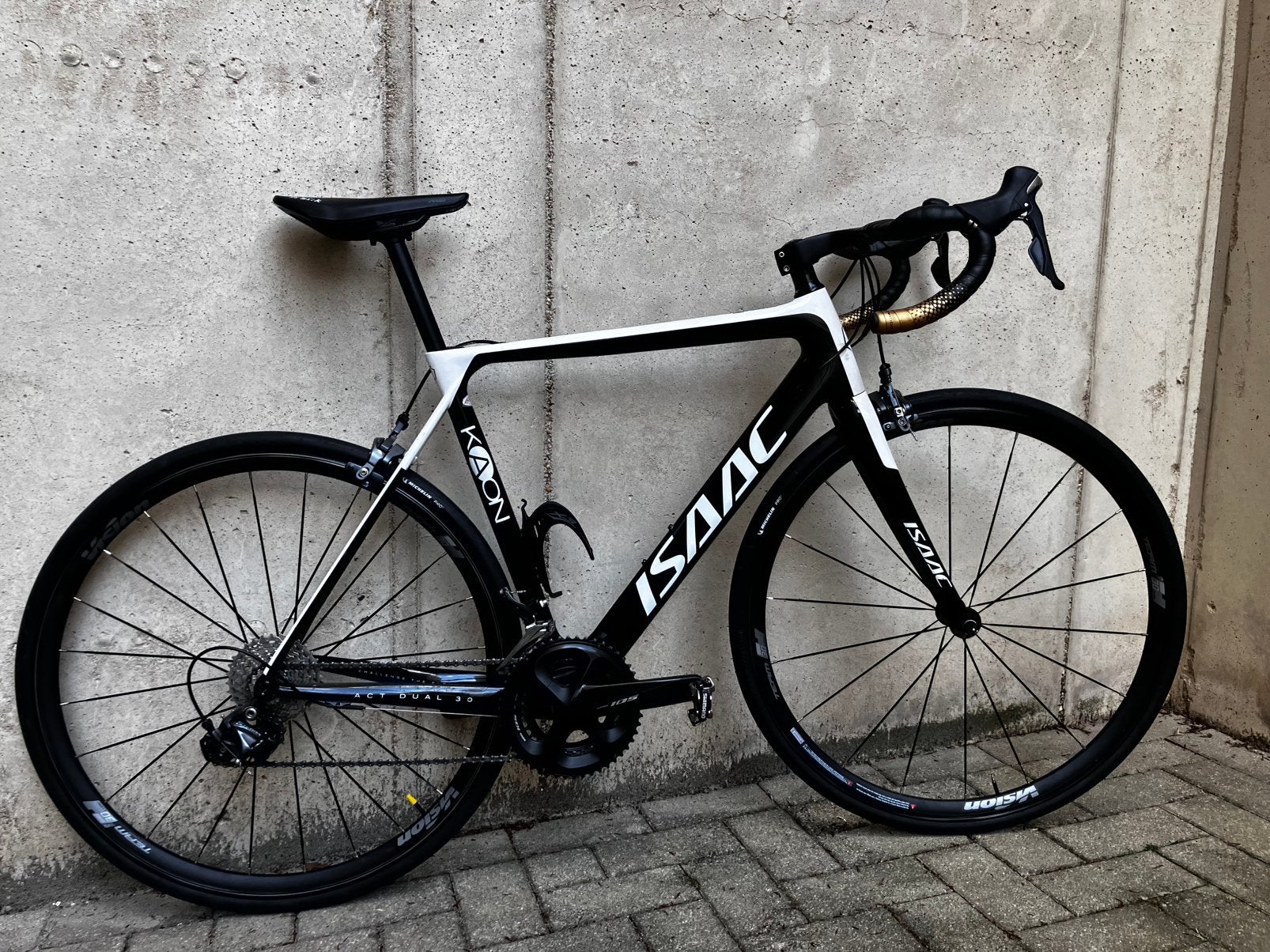 Isaac kaon, Ophalen, Zo goed als nieuw, Carbon