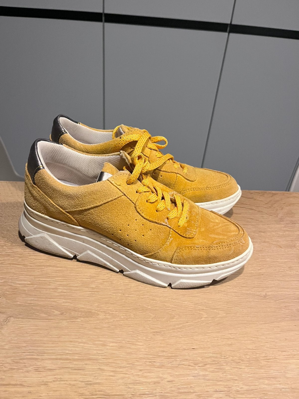 Sneakers Dames, Kinderen en Baby's, Ophalen of Verzenden, Zo goed als nieuw