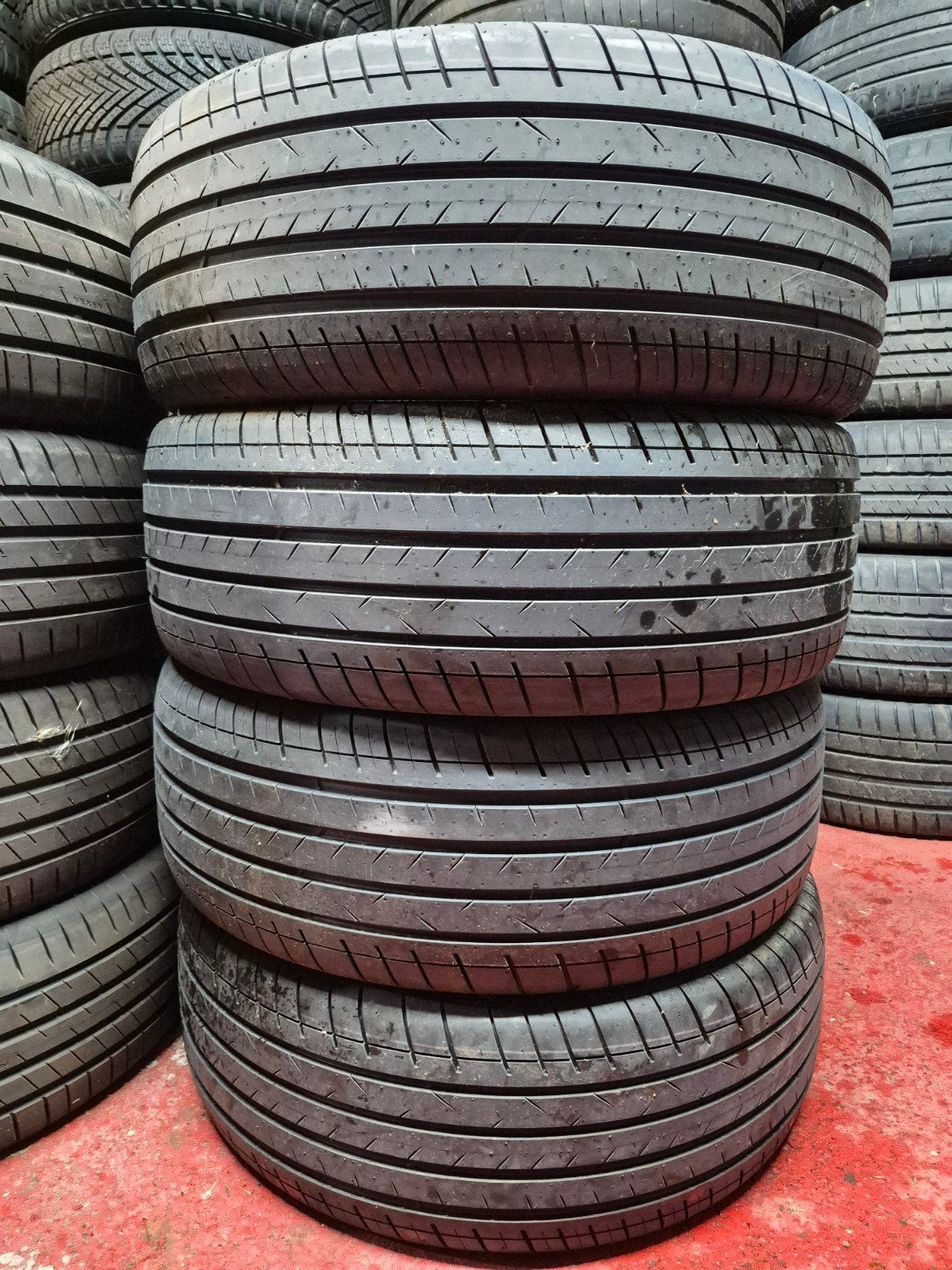 4 pneus NEUF Vredestein 225/55/18 étoilée, Enlèvement, Neuf, Mercedes-Benz