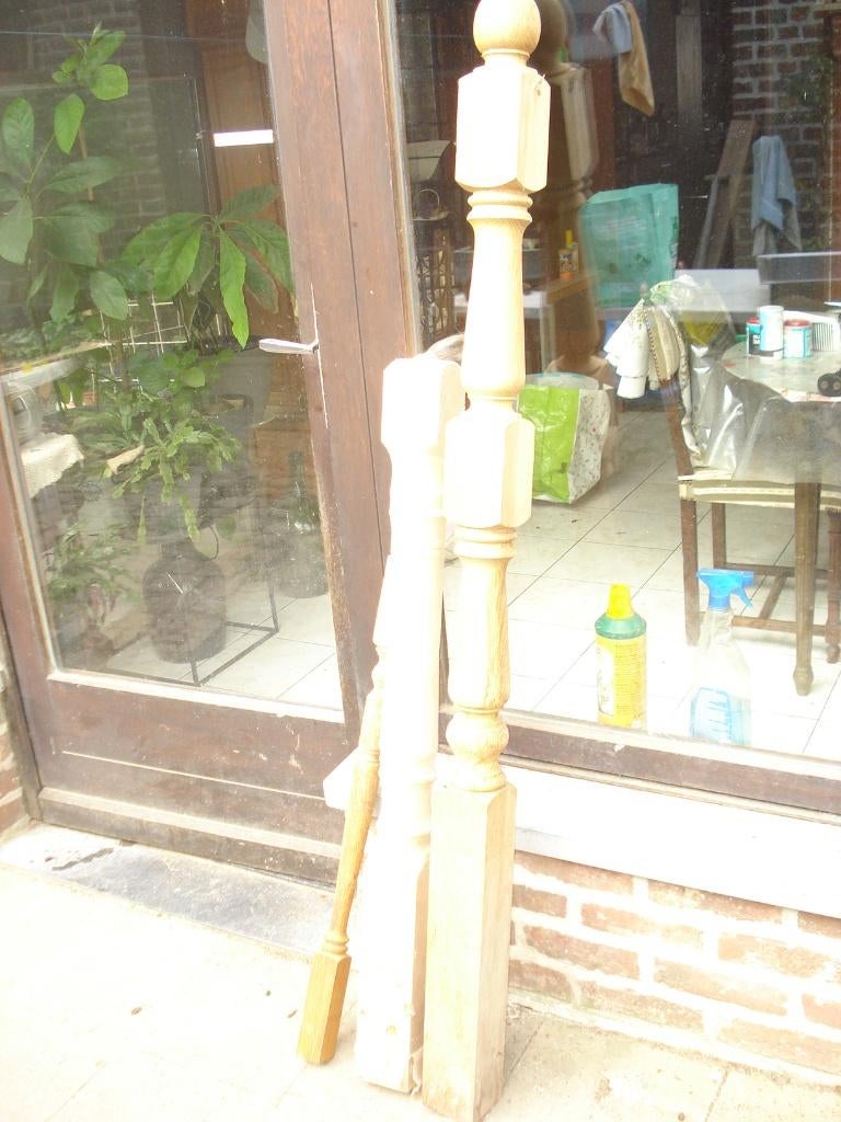 Nieuwe  trappilaren 110cm  en 160cm hoog, Ophalen, Nieuw