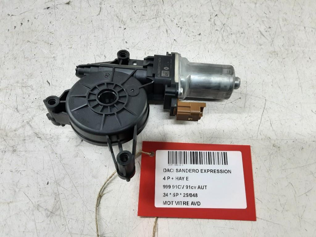 MOTEUR LEVE VITRE ELECTRIQUE AVANT DROIT Dacia Sandero III, Dacia, Mevr. I. Hauben, Utilisé, Droite