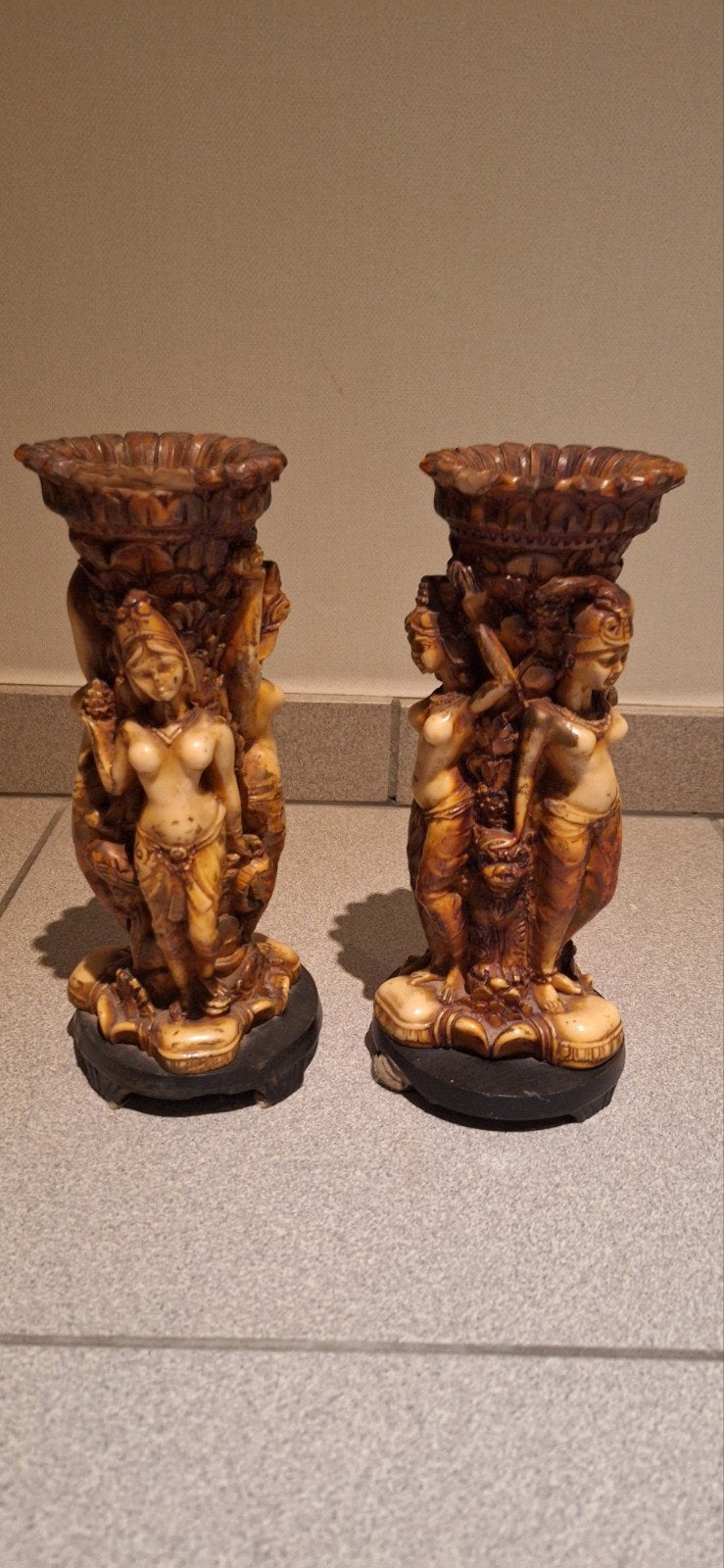 Decoratieve Aziatische stijl vaas / zuil met figuren, Enlèvement ou Envoi