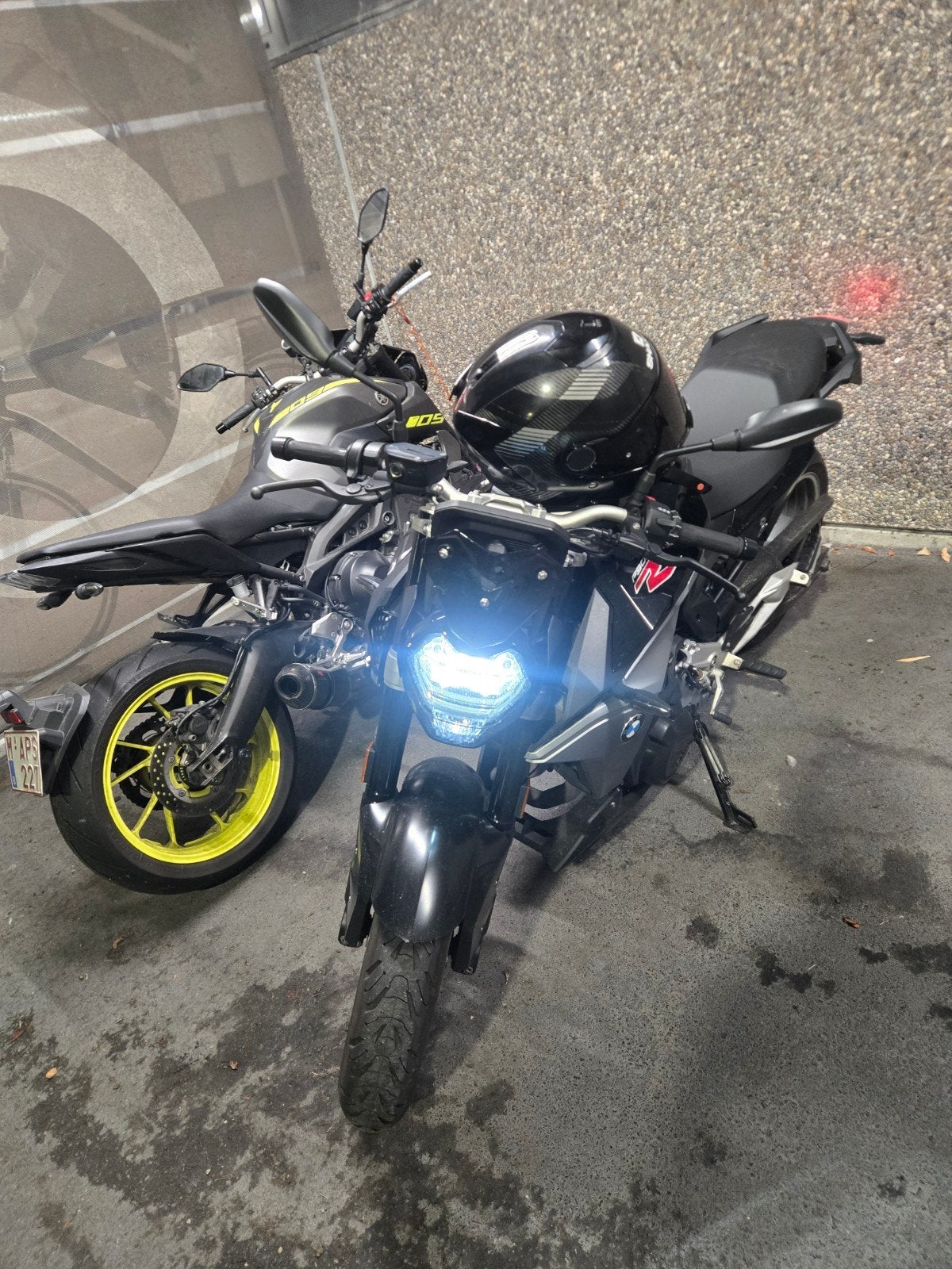 f900r, Particulier