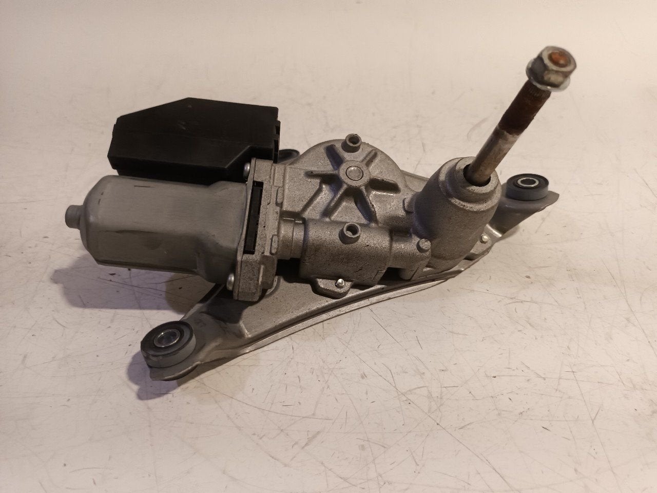 Ruitenwissermotor achter Toyota Auris, Onderdelen@venauto.nl, Van der Ven Autorecycling B.V., Gebruikt, Ettenseweg 76, 4706 PB Roosendaal, The Netherlands