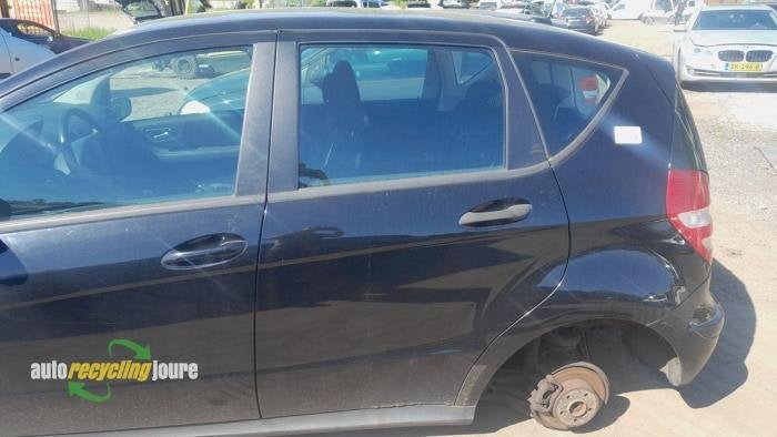 Portière 4portes arrière gauche d'un Mercedes A-Klasse (16, -, 3 mois de garantie, Utilisé, Porte