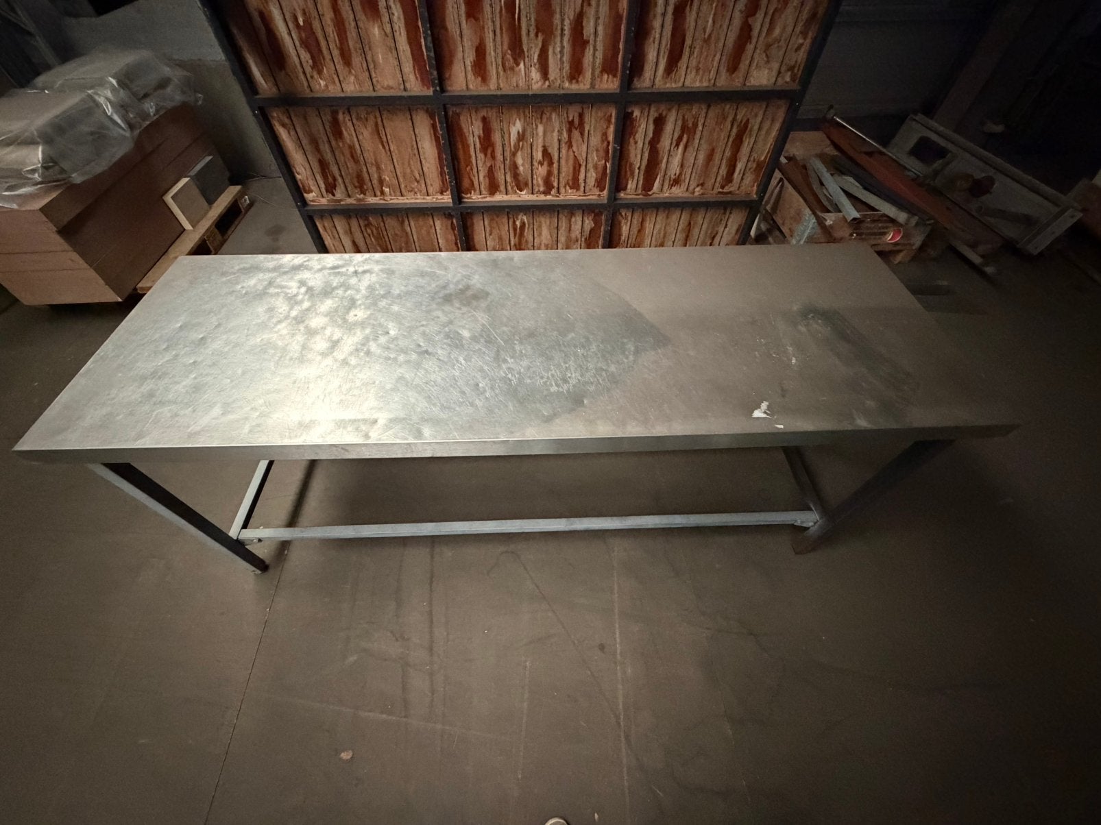 Tafel met inox blad, Ophalen, Zo goed als nieuw
