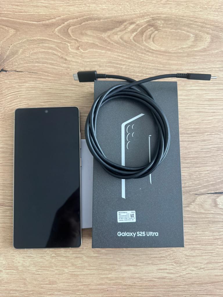 Samsung S25 Ultra 256GB, Télécoms, Téléphonie mobile | Samsung, Autres modèles, 10 mégapixels ou plus, Autres couleurs, Comme neuf