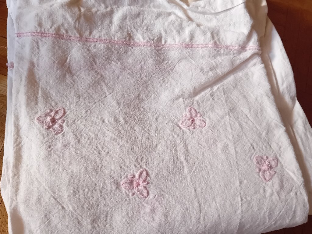 Drap ancien brodés en coton, Maison & Meubles, Enlèvement, Coton, Deux personnes, Blanc