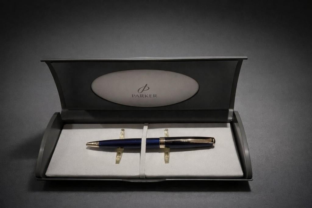 Parker Sonnet blauw gelakte CT balpen (chromen rand)., Verzamelen, Pennenverzamelingen, Ophalen of Verzenden, Vulpen, Parker