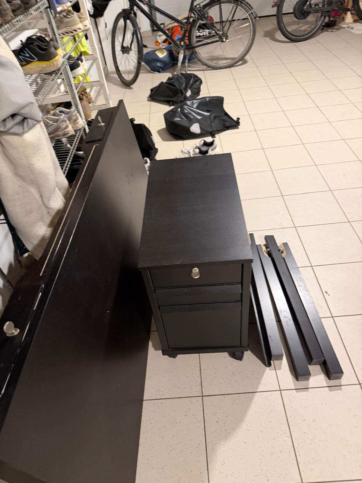 Bureau gratis!, Huis en Inrichting, Bureaus, Ophalen, Zo goed als nieuw, IKEA