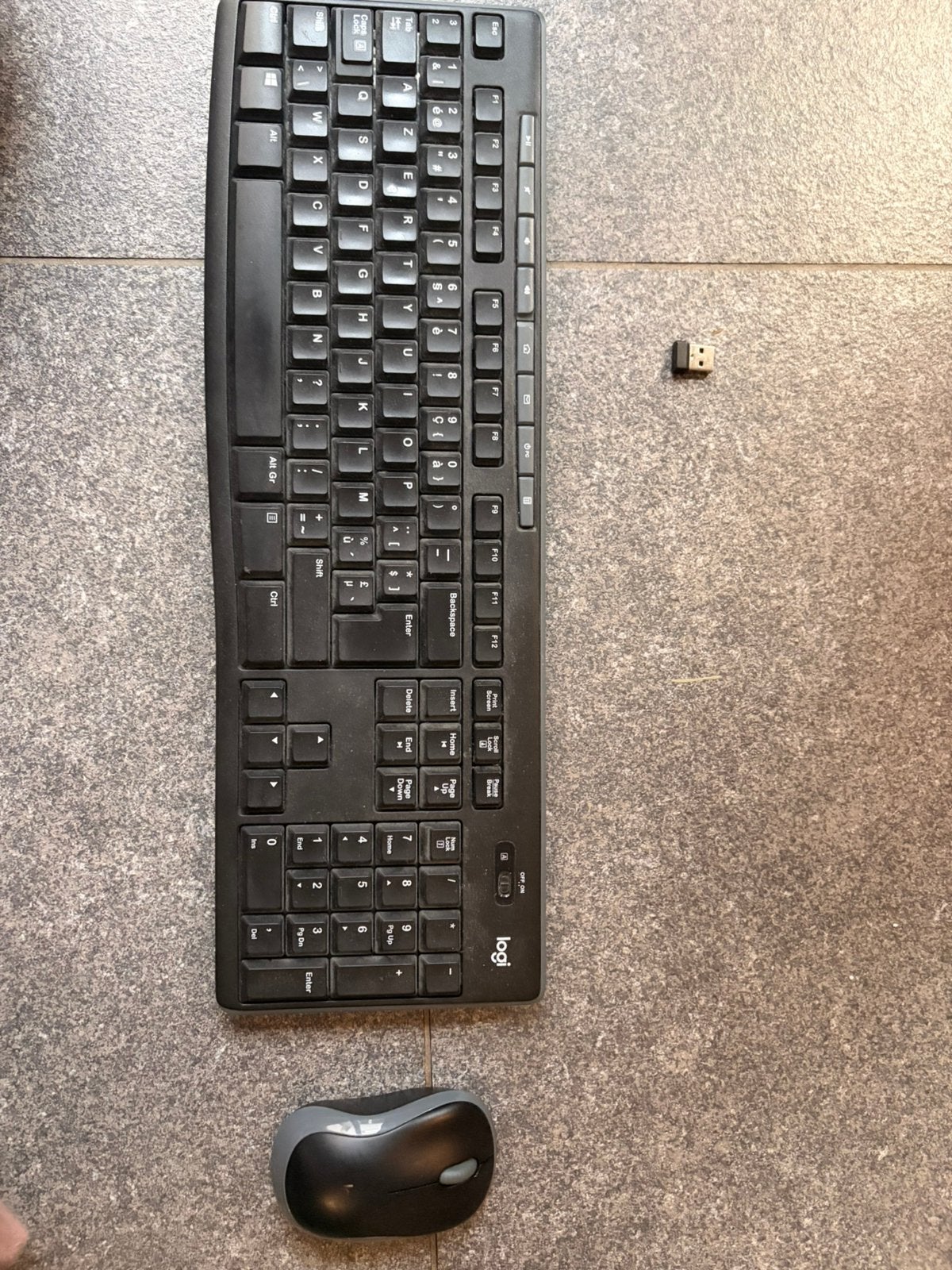 Logitech draadloze muis en toetsenbord, Computers en Software, Toetsenborden, Ophalen, Zo goed als nieuw