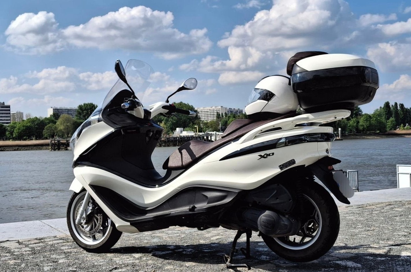 Piaggio X10 Excutive Edition, Motoren, Scooter, Gebruikt, Particulier, 11 kW of minder