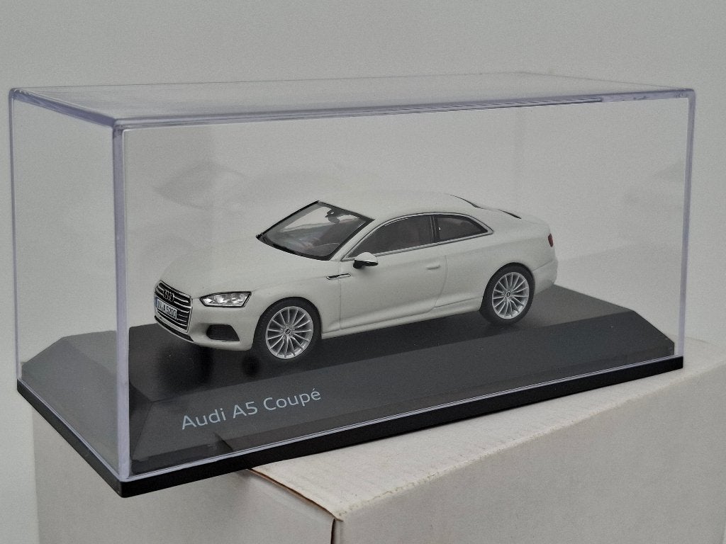 Audi A5 coupé "Glacier White" - 1/43, Hobby en Vrije tijd, Modelauto's | 1:43, Verzenden, Zo goed als nieuw, Auto, Overige merken