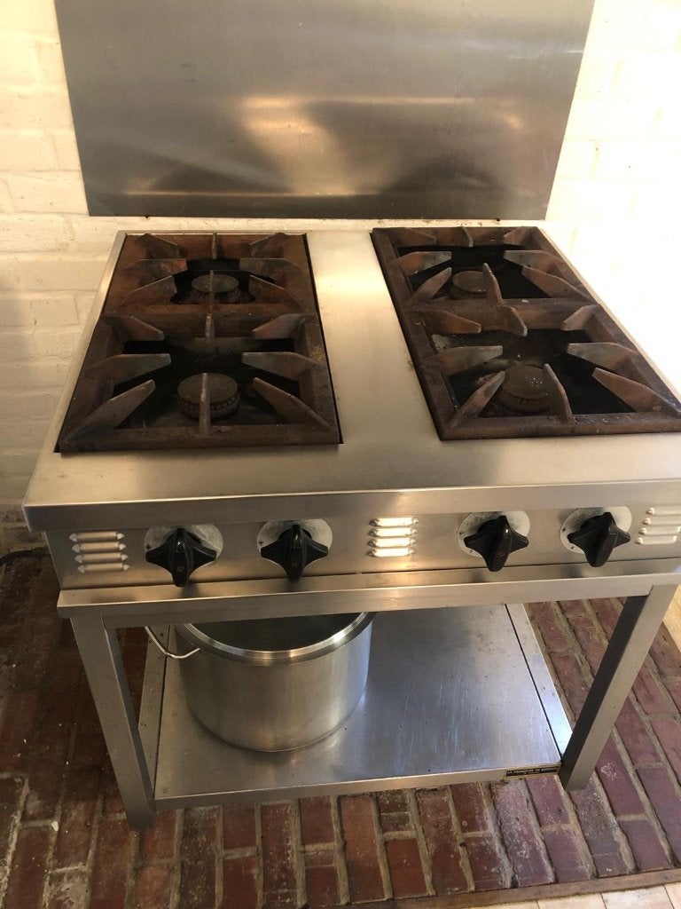 Cuisinière à gaz Prof 4 brûleurs marque Solymac, Articles professionnels, Enlèvement, Utilisé, Cuisinière, Friteuse et Grils