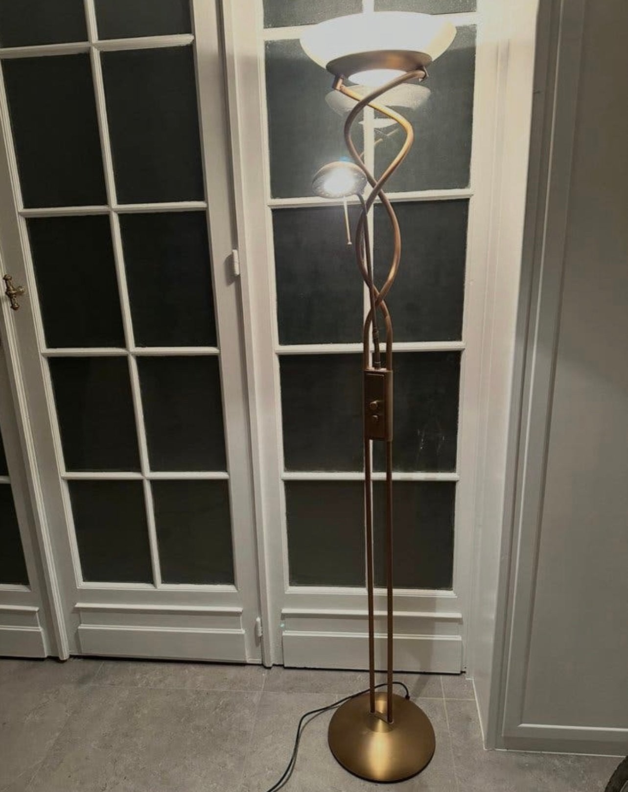 Lampe doree, livraison gratuite sur Bruxelles., Enlèvement, Comme neuf, Vintage, 150 à 200 cm
