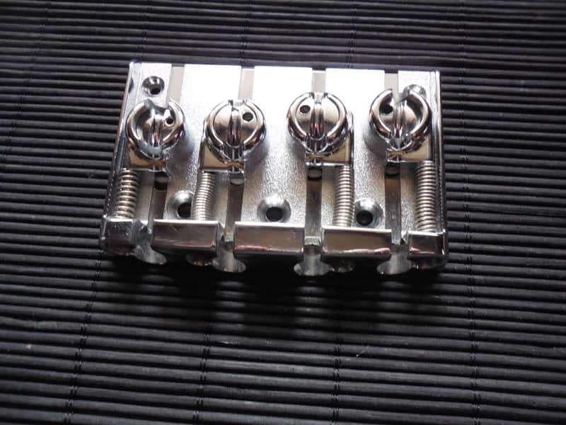 NOS - GOTOH PB AGH511 - 4 Strings Bass Bridge - Japan, Muziek en Instrumenten, Instrumenten | Onderdelen, Ophalen of Verzenden