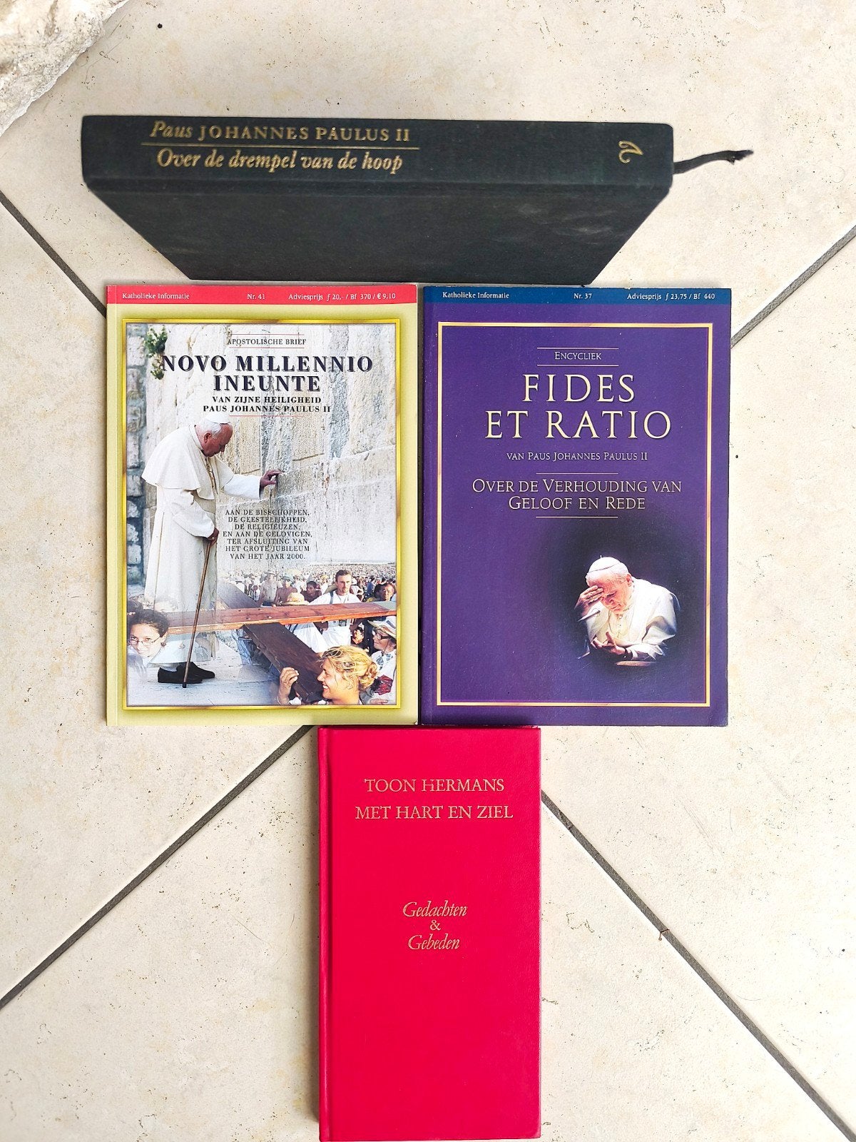 Lot 4 boeken (geloof, religie, Christendom), Ophalen of Verzenden, Toon hermans, Christendom | Katholiek