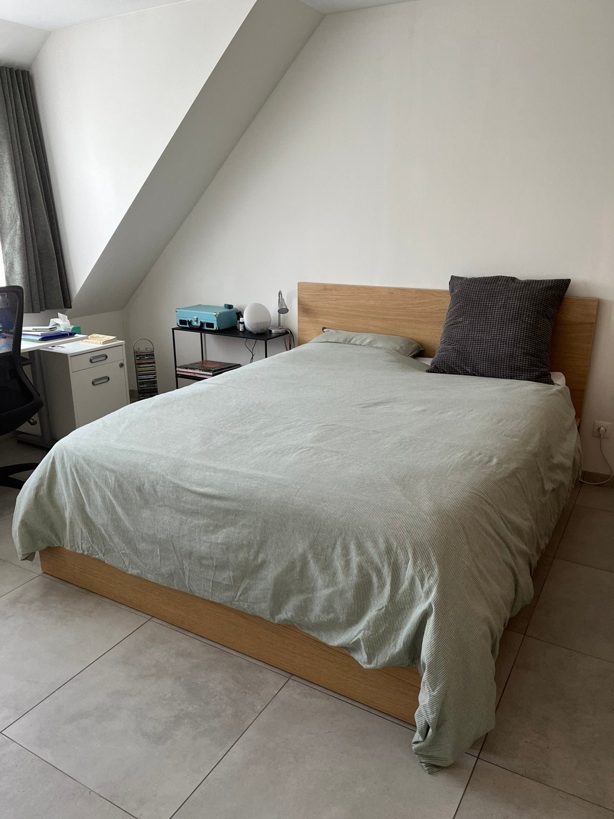 Malm bed met 2 bedlades, incl matras, Ophalen, Zo goed als nieuw