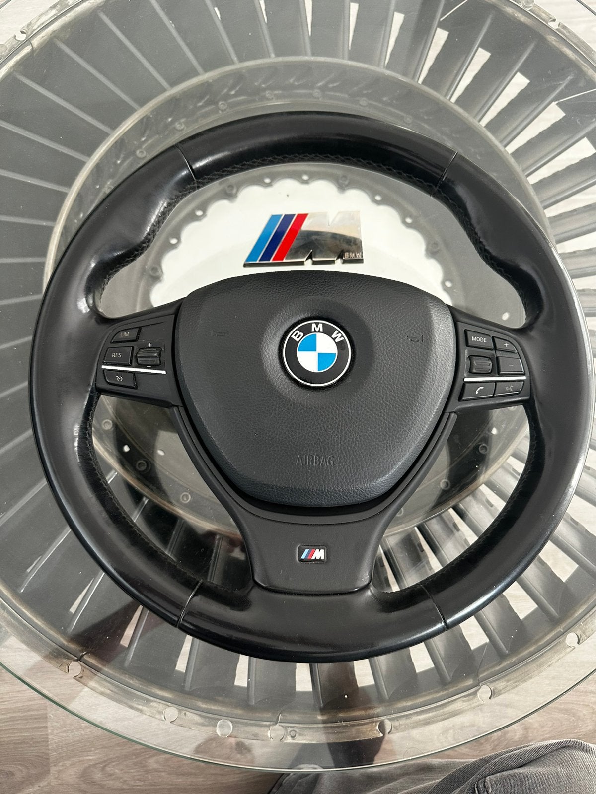 Volant bmw f10 f11 f12 f13 f01 f06 sport pack M, Autos : Pièces & Accessoires, Enlèvement ou Envoi, BMW