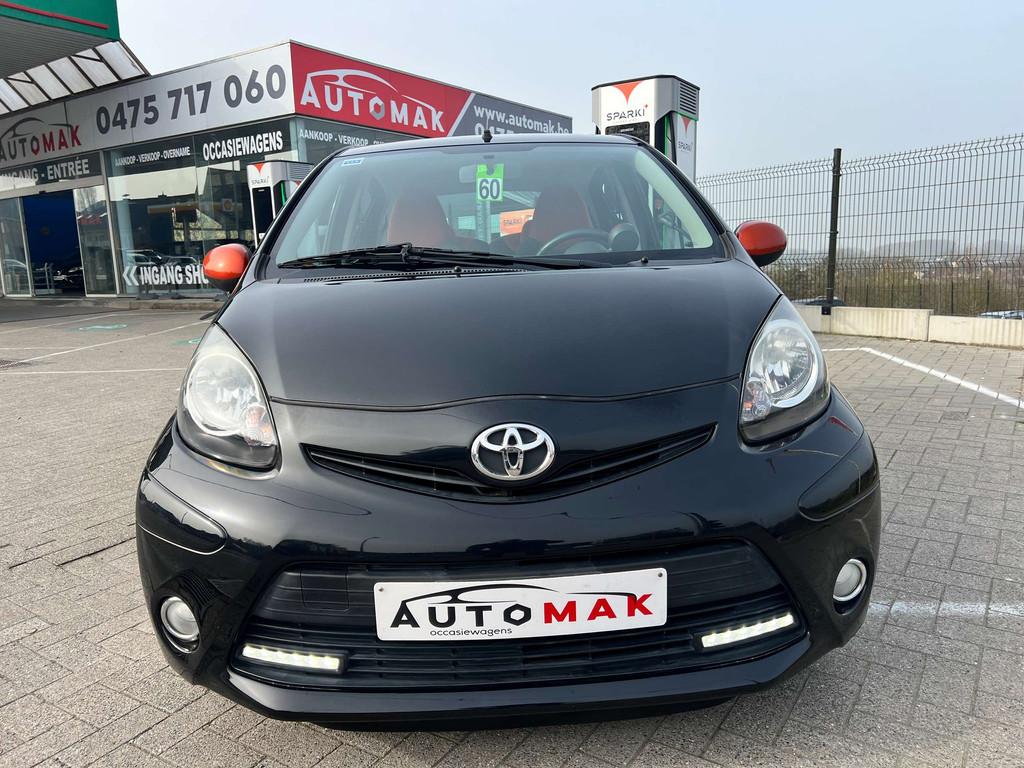 Toyota Aygo Aygo 1.0i Orange Spice (bj 2013), Auto's, Toyota, Stof, Zwart, 5 deurs, Aygo