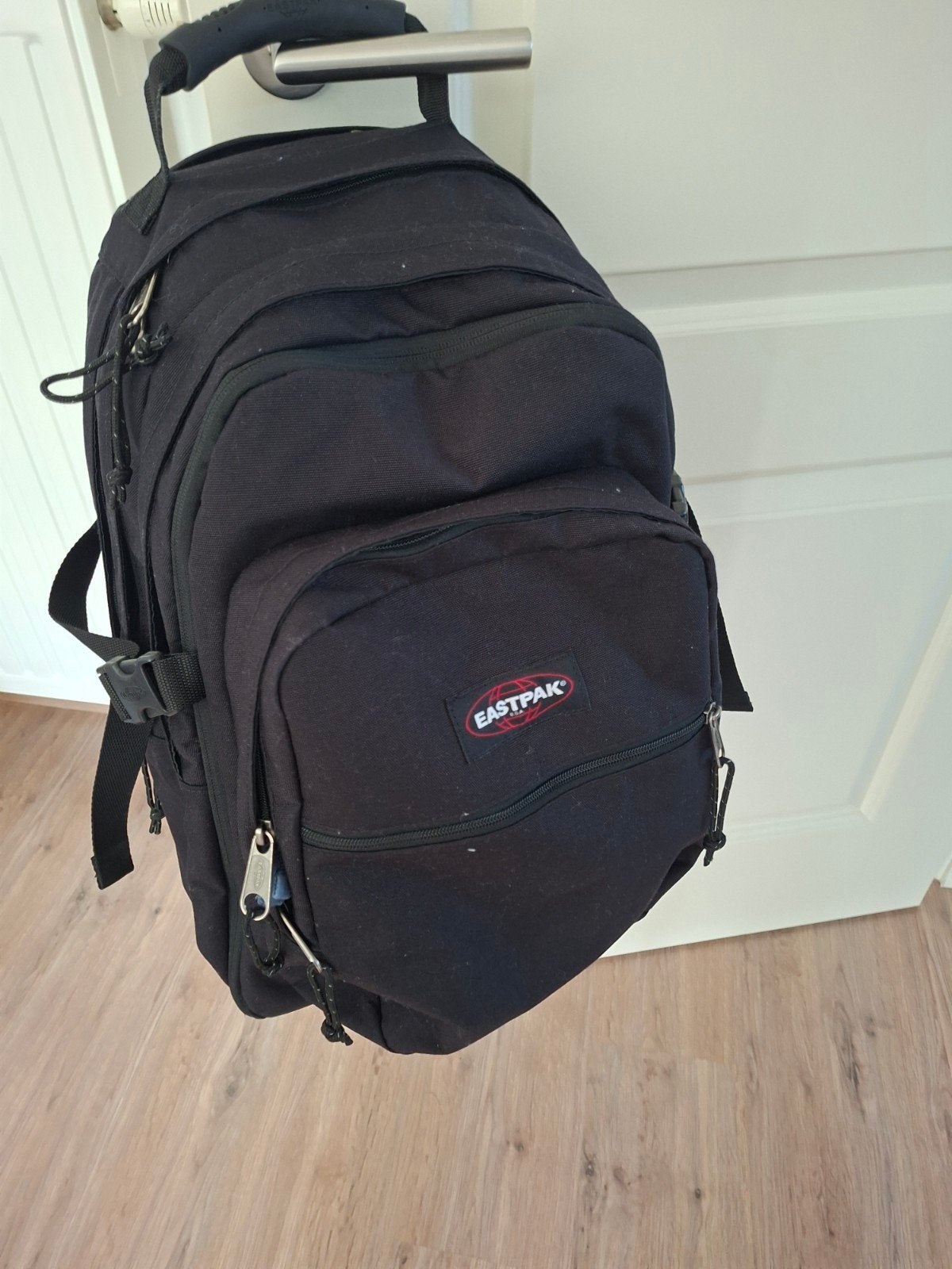 Sacoche Eastpak, Enlèvement, Eastpak