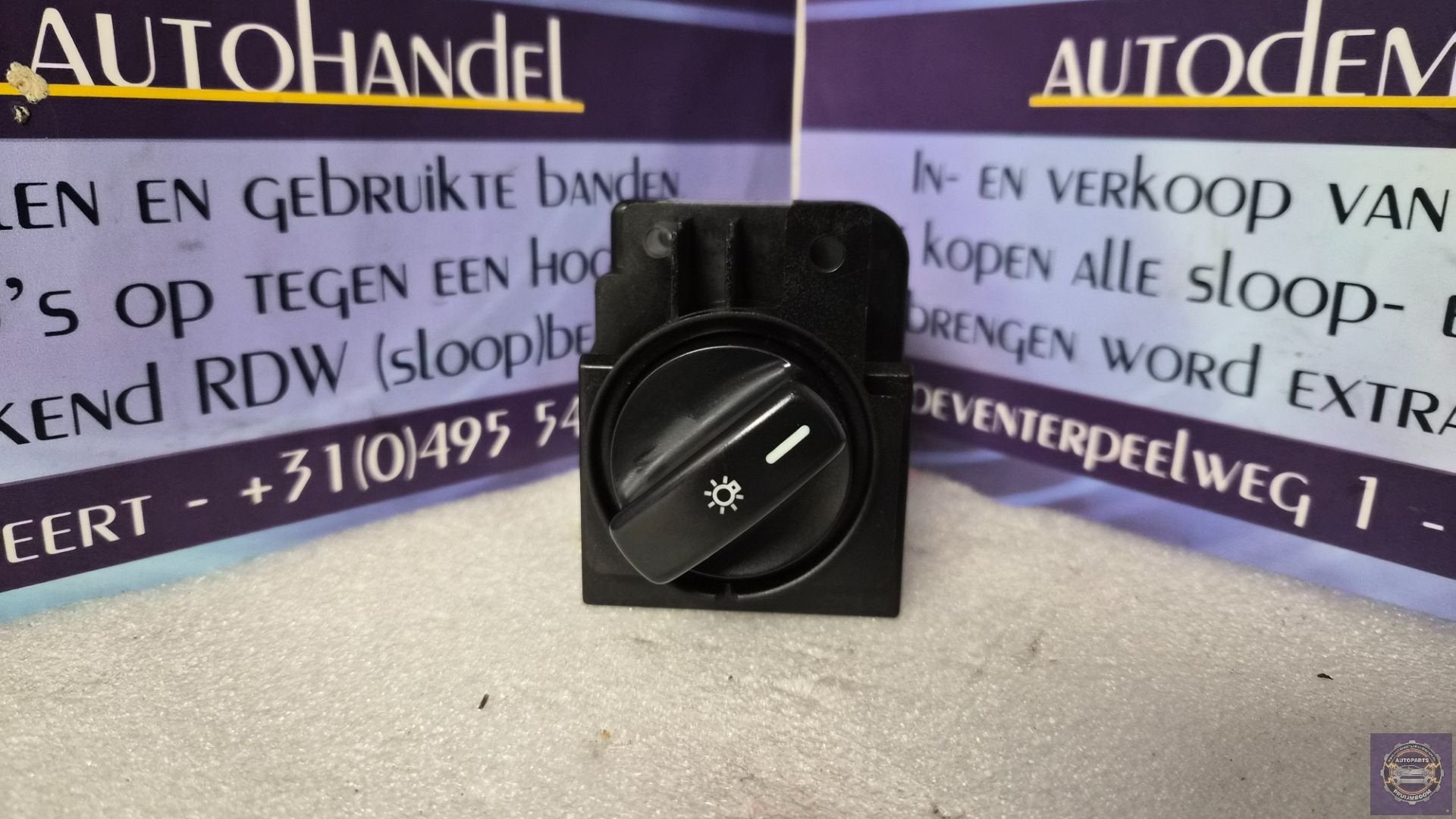 Mercedes-Benz A (W169) Licht schakelaar 1695452204, Gebruikt, Mercedes-Benz AG, Mercedes-Benz, Mercedesstrasse 120
70372  Stuttgart, DE